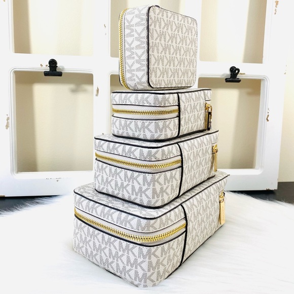 Michael Kors Travel Cubes & Jewelry Case Set - Picture 4 of 15